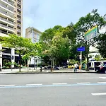 Sofisticacao Na Praca Mais Badalada Do Leblon