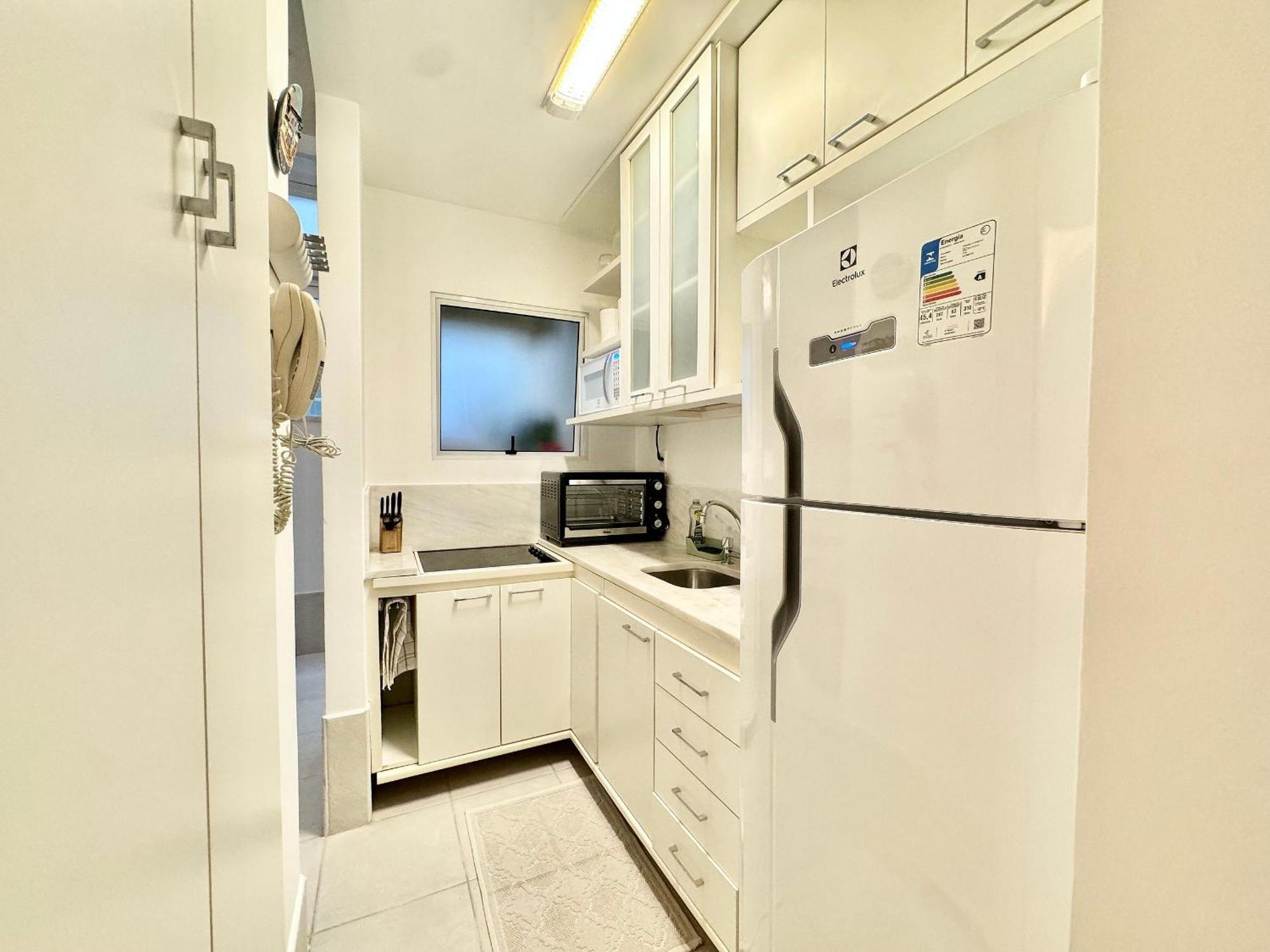 Sofisticacao Na Praca Badalada Do Leblon Apartamento *